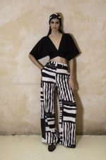 VERVE BLACK PANTS TETA ARVANITAKI 1
